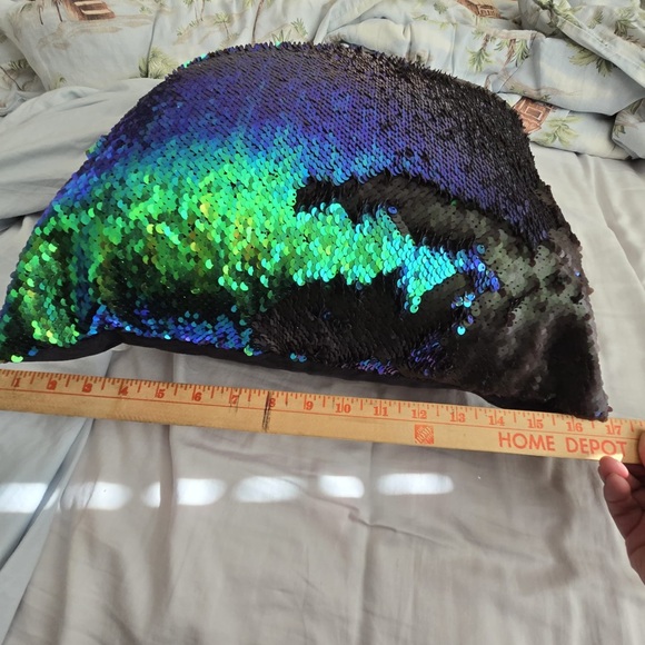 Mermaid sequin sparkle iridescent throw pillow - Picture 8 of 9